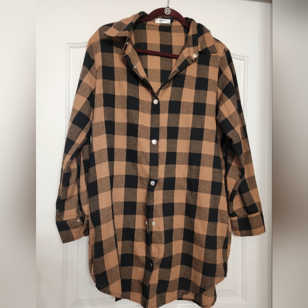 Plaid Button-Up Womens Shacket - Picture 2 of 4